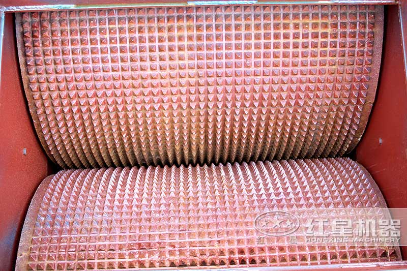 对辊破碎机辊皮耐用,几乎没有易损件 对辊破碎机辊皮耐用,几乎没有易损件