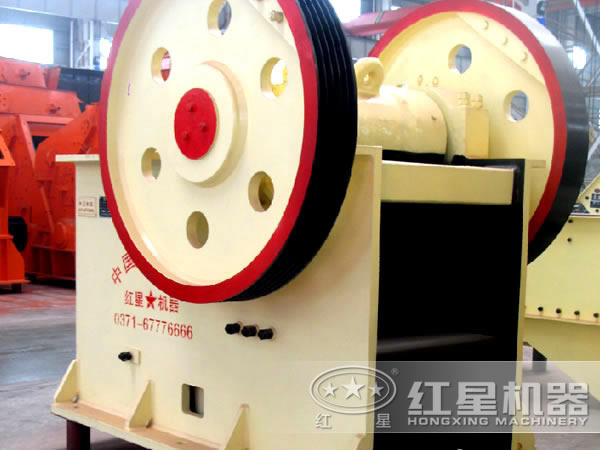 购买物美价廉铝矿石颚式破碎机的两大法则