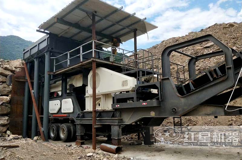 移动颚式破碎机现场