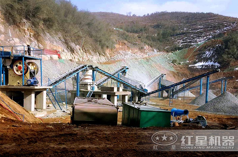 破碎石头机加工现场 破碎石头机加工现场