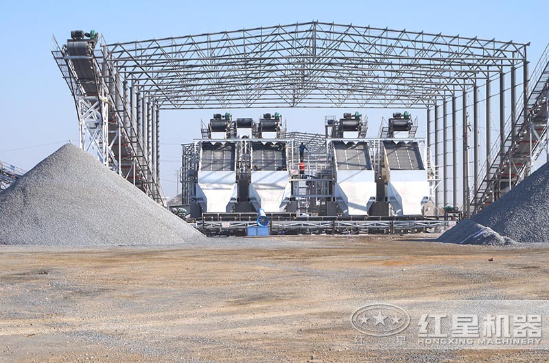 项目一期现场振动筛 项目一期现场振动筛