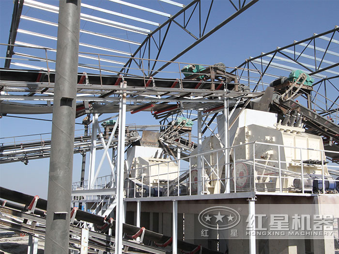 项目一期现场反击破碎机 项目一期现场反击破碎机