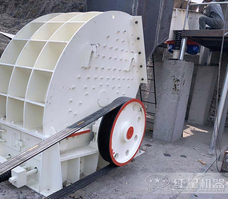 锤式破碎机现场 锤式破碎机现场