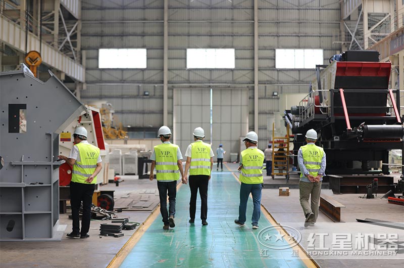 客户参观反击破生产车间 客户参观反击破生产车间