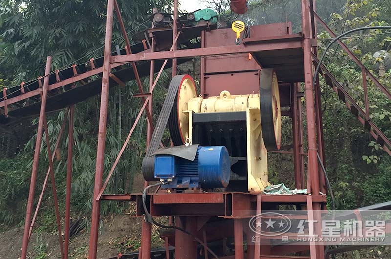 69颚式破碎机现场实拍 69颚式破碎机现场实拍