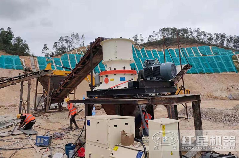 圆锥破碎机现场 圆锥破碎机现场